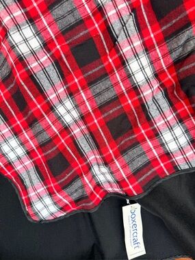 NWT BOXERCRAFT Red Black and White Plaid Flannel Blanket
